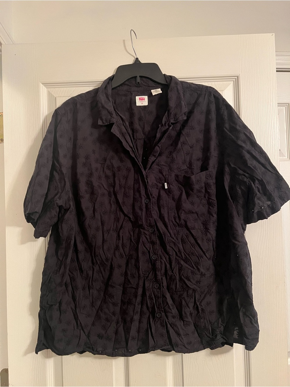 Levi's Women's Black Short-Sleeve Button-Up Shirt